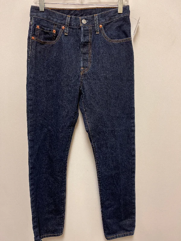 Jeans with a relaxed fit and slight flare at the legs for a retro vibeJeans Straight By Levis In Blue Denim, Size: 4