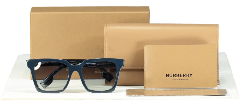 Cardigan-style women's sweaterBurberry BE 4335 Maple 39884L Blue Sunglasses in Case & Box