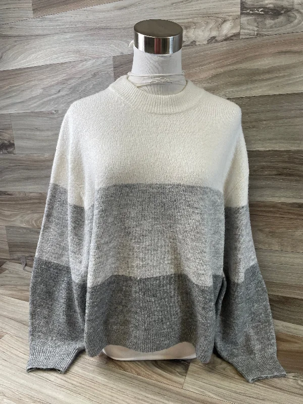 Affordable women's sweaterSweater By H&m In Grey & White, Size: S