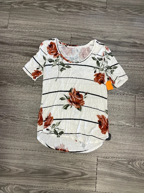 Luxury women's topsTop Short Sleeve By Maurices  Size: S