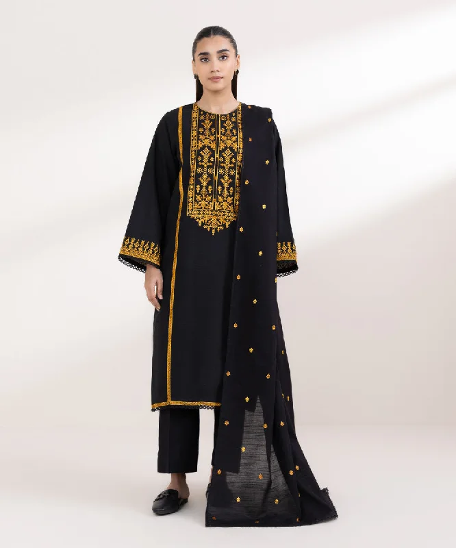 Athletic women's topsEmbroidered Khaddar Dupatta